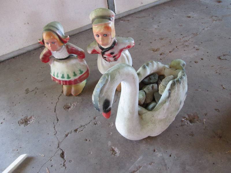 lot 91 image: Garden ornaments...