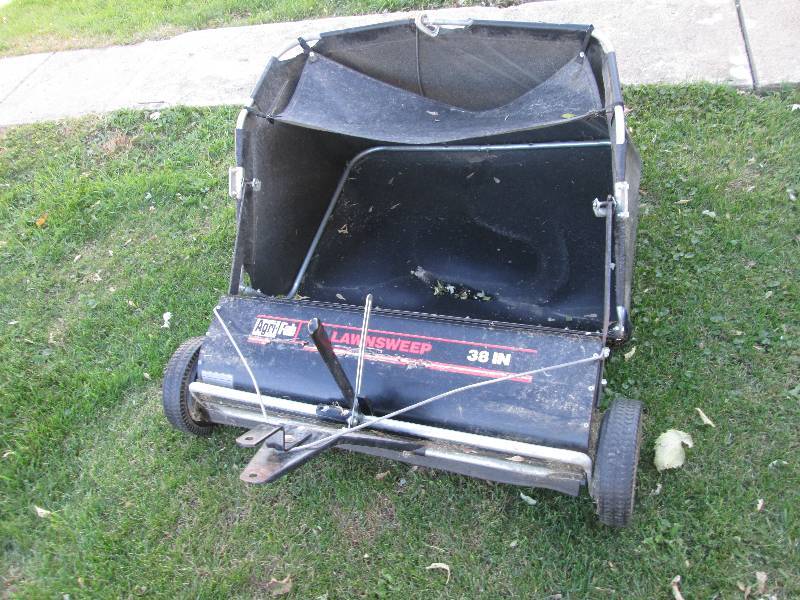 lot 98 image: Agrifab Lawnsweep 38 lawn sweeper...