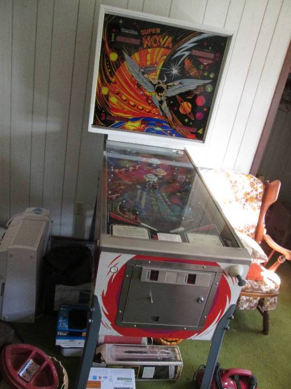 lot 108 image: Supernova pinball machine