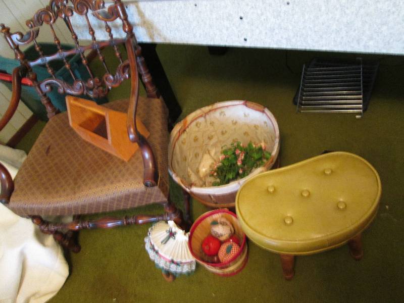 lot 117 image: Vintage wood chair with cracked bac...
