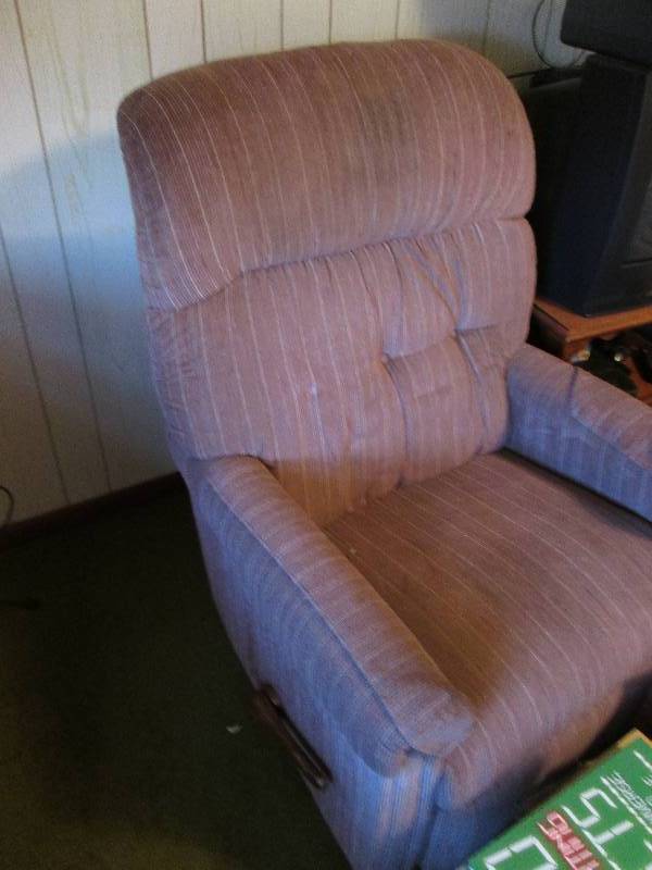 lot 125 image: La Z Boy recliner...