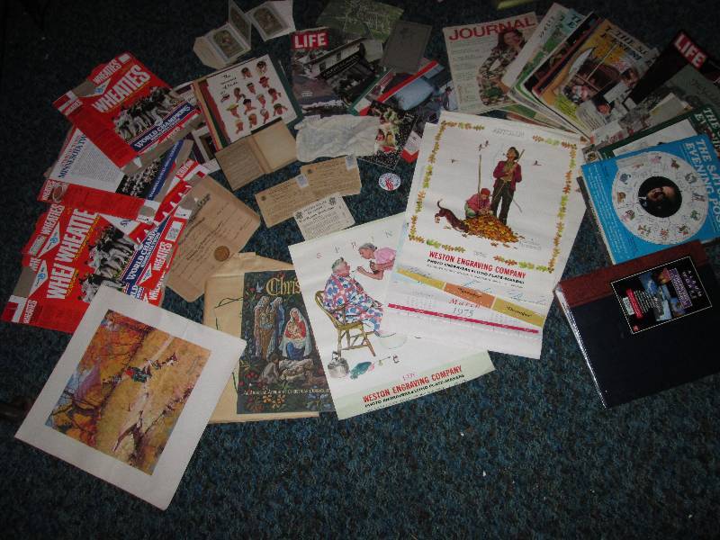 lot 133 image: Large lot of collectibles...