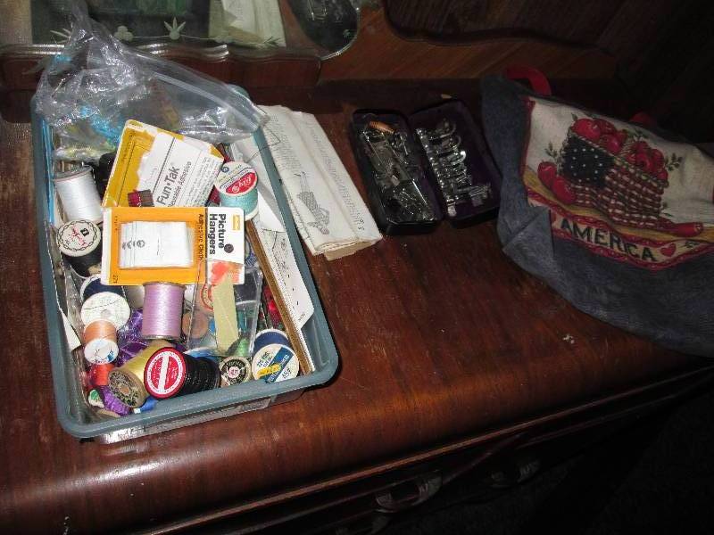 lot 140 image: Lot of sewing supplies...