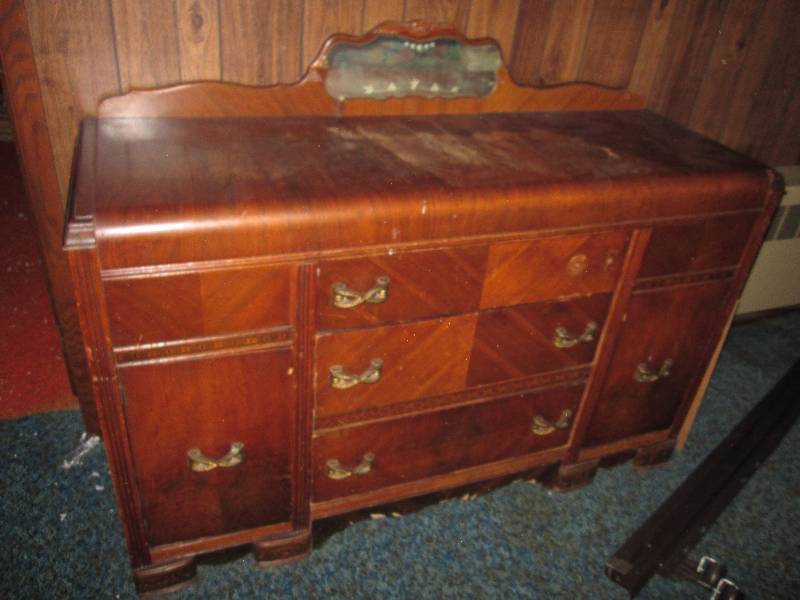 lot 141 image: Antique dresser...
