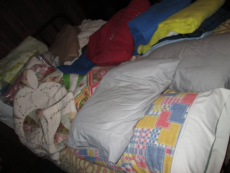 lot 145 image: Large lot of quilts and blankets...