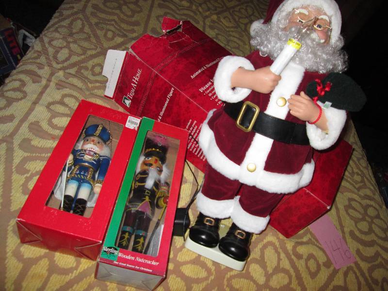 lot 147 image: 2 Nutcrackers and Santa...