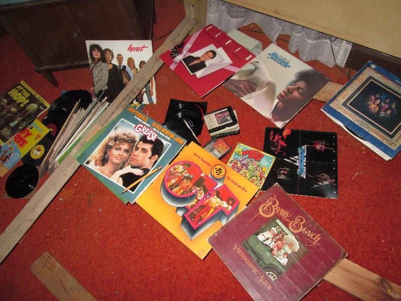lot 159 image: Classic rock and kids records...