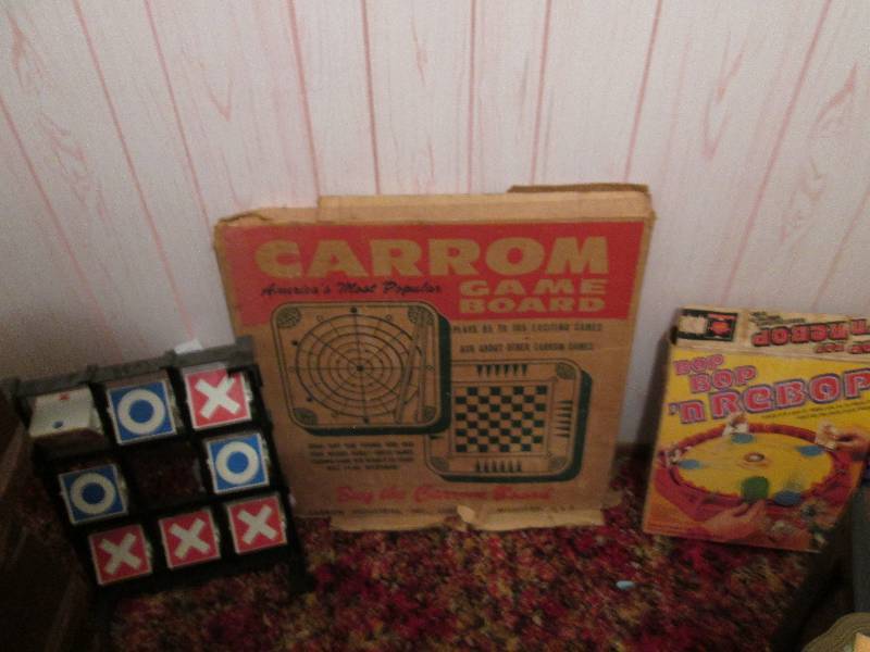 lot 163 image: Vintage games...
