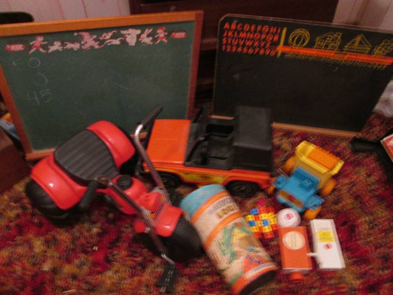lot 166 image: Vintage toys...