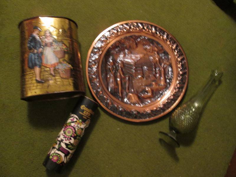 lot 169 image: Vintage dcor...