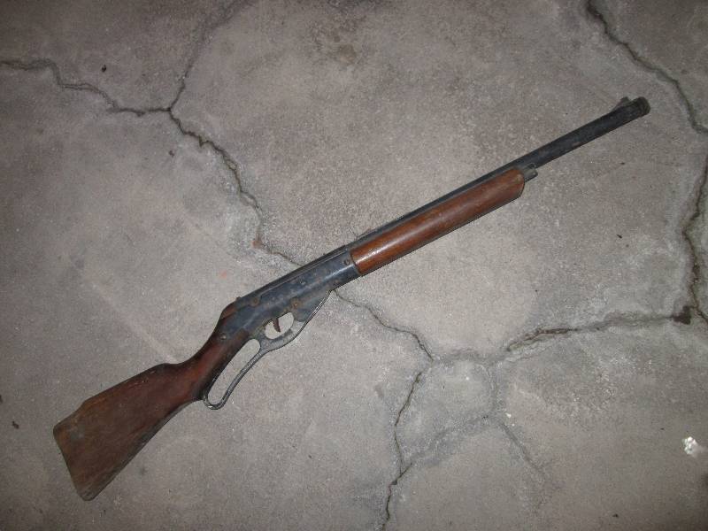 lot 173 image: Daisy air gun, model 96 reg.NO A890...