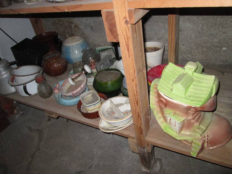 lot 181 image: Lot of antique and vintage items...