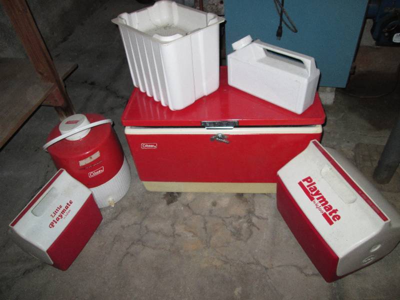 lot 183 image: Lot of coolers...