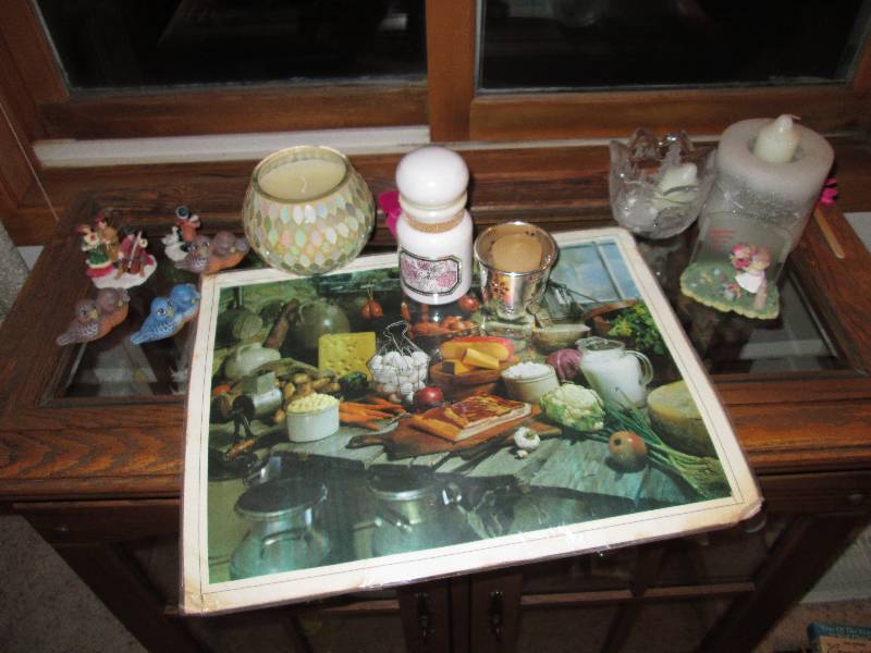 lot 206 image: Assortive Decorative items...
