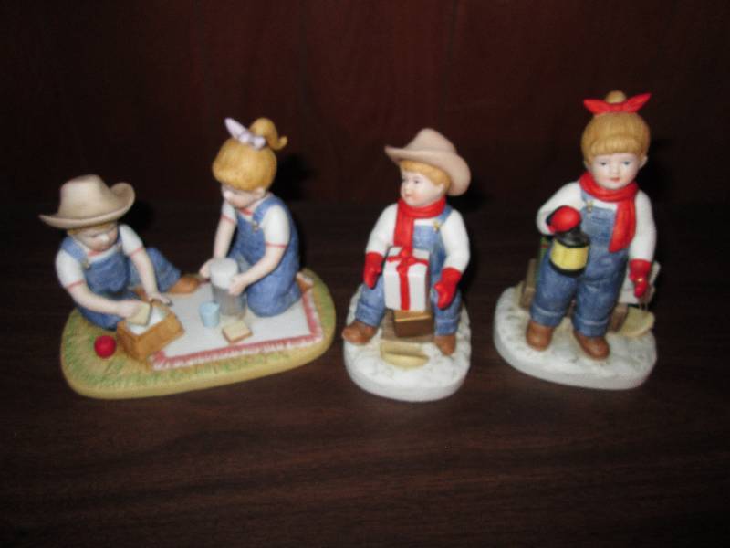 lot 225 image: Lot of Denim Days Figurines...