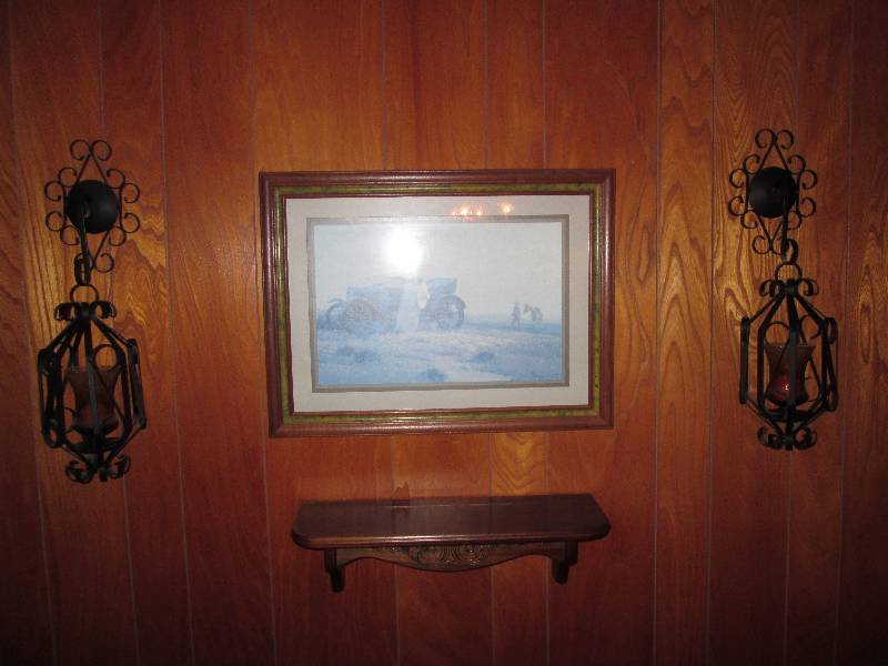 lot 232 image: Wagon Art picture and shelf with 2 ...