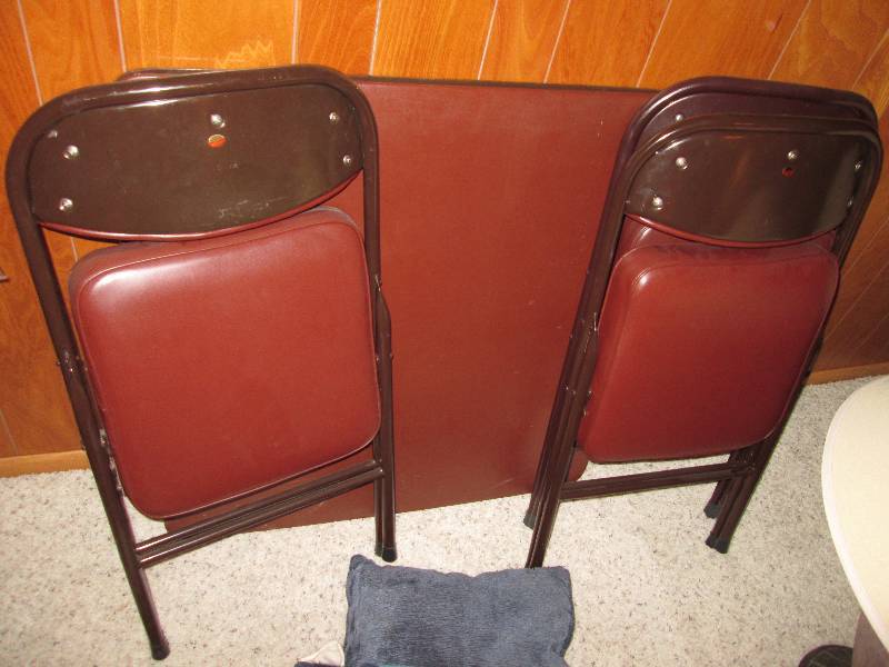 lot 233 image: Card table with 3 folding chairs-th...