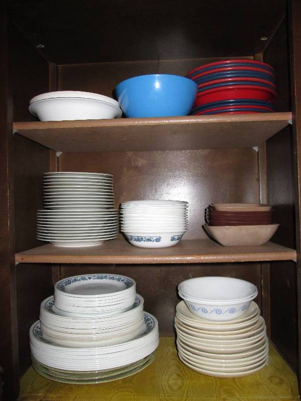 lot 302 image: Mixed lot of Plates and Bowls...