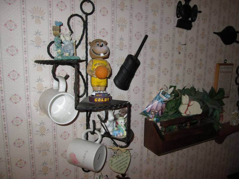 lot 310 image: Wall Dcor including Goldy Gopher ...