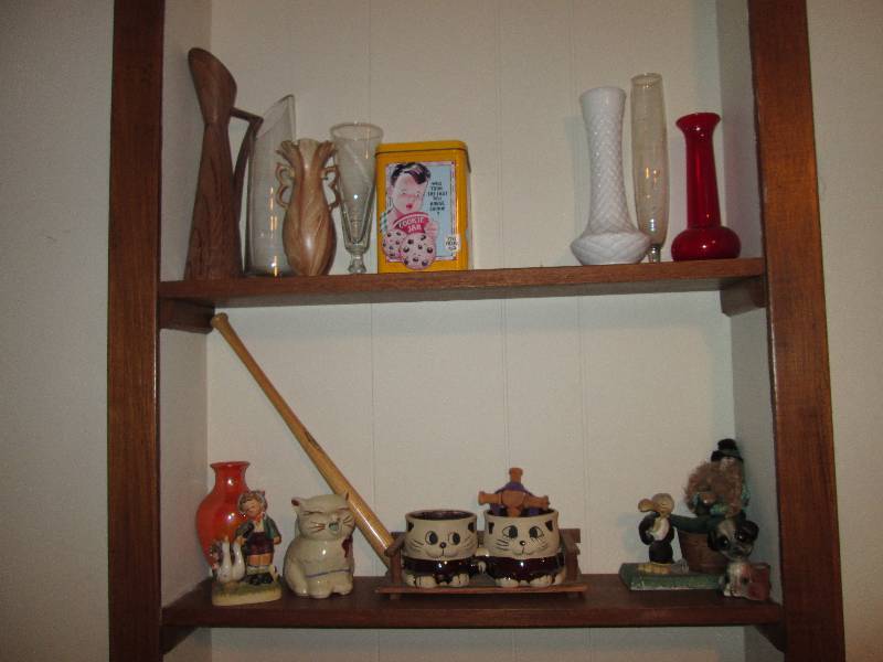 lot 337 image: lot of dcor,vases, cats a bat and...