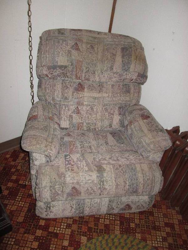 lot 339 image: Lazy boy recliner chair  ...