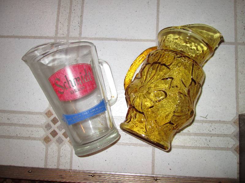 lot 345 image: Schmidt Beer and Yellow Glass pitch...