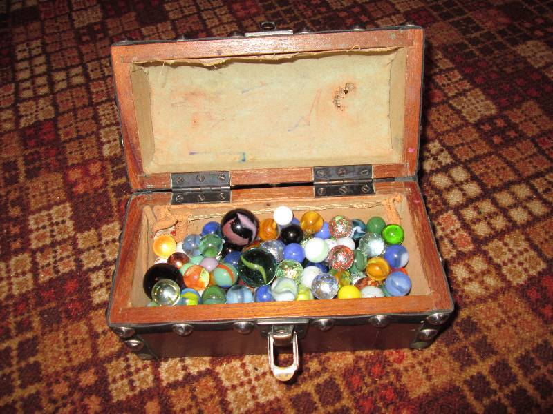 lot 346 image: Small bin of marbles...