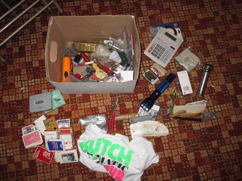 lot 350 image: Lot of household items and playing ...