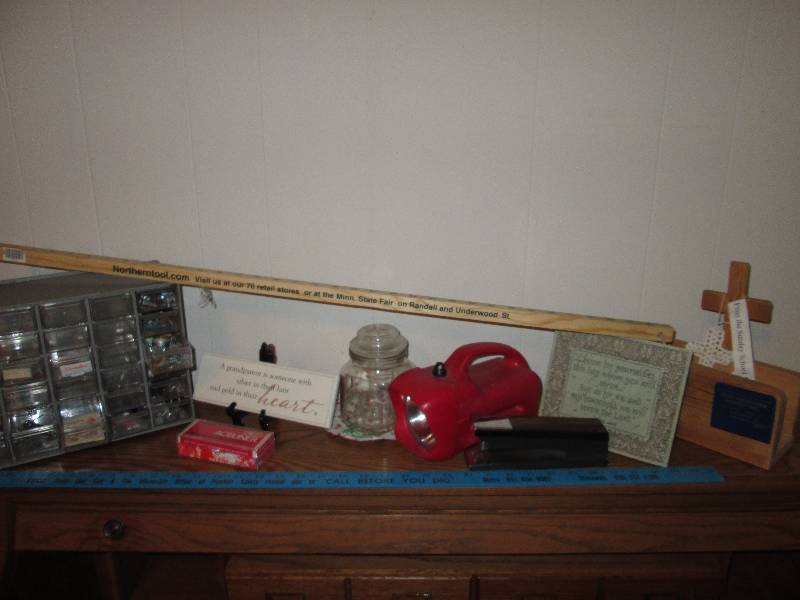 lot 351 image: Lot of assorted household items...