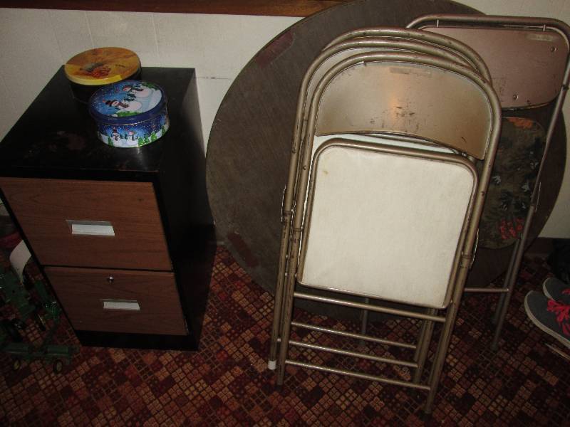 lot 354 image: Card table and folding chairs with ...