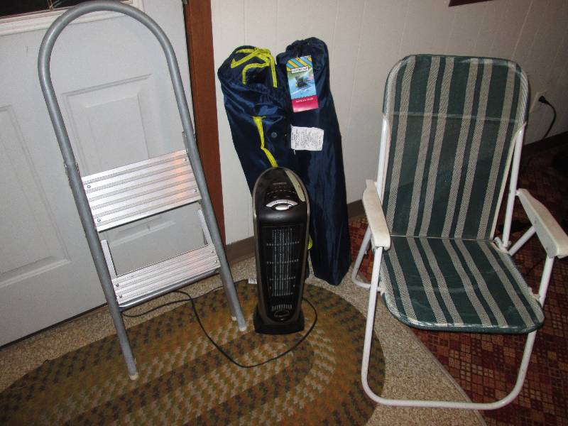 lot 355 image: Mixed lot of folding chairs, outdoo...