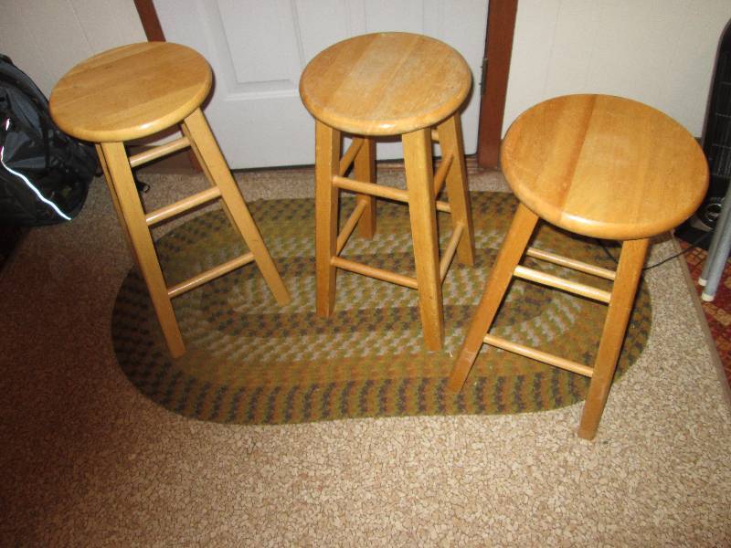 lot 357 image: 3 stools...