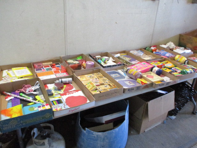 lot 27 image: Craft Supplies