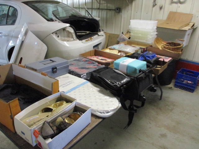 lot 56 image: Household Lot
