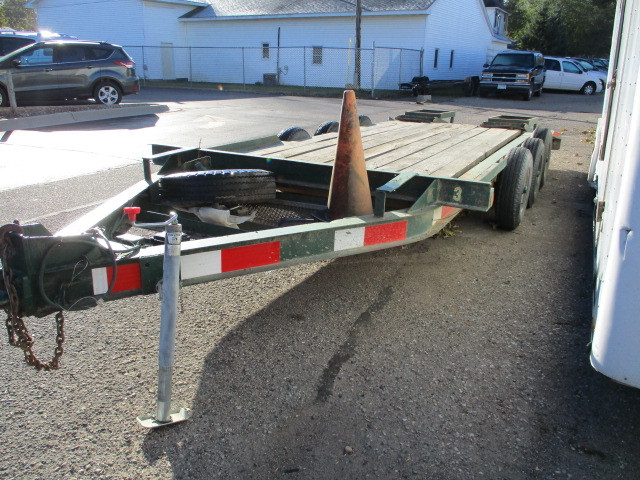 lot 1 image: Skidloader Trailer