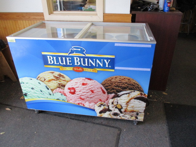 lot 3 image: Ice Cream Dipper