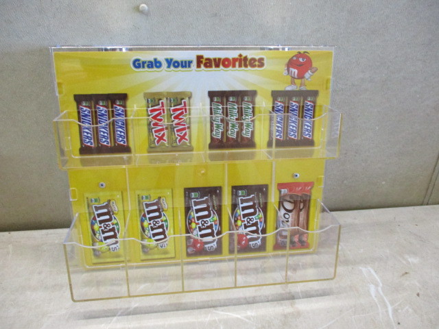 lot 5 image: Magnetic MMMars candy 9 place holder