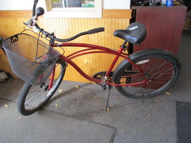 lot 15 image: Huffy Bike