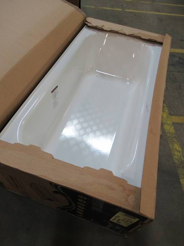 lot 61 image: Briggs Enameled Steel Rectangular Alcove Bathtub with Left-Hand Drain (Common 60-in x 30-in Actual 16.625-in x 60-in x 30-in) 2520-130-01