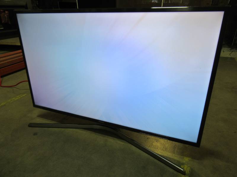 lot 10B image: SAMSUNG 40 Class 4K (2160P) Ultra HD Smart LED TV (UN40MU6300) - SCRATCH