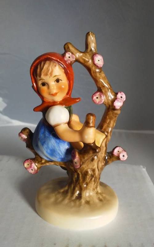14130 Apple Tree Girl