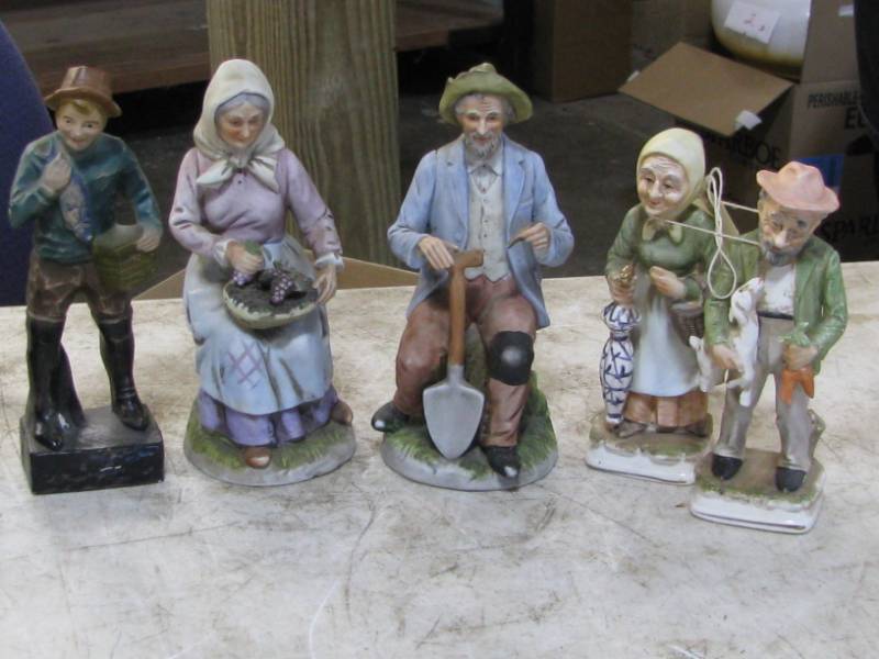 Figurines