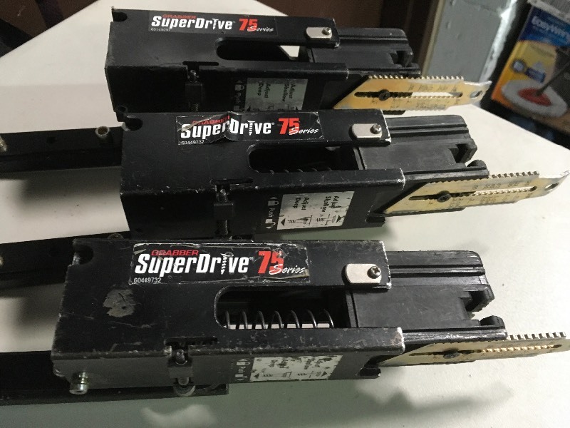 lot 32 image: Lot of 3 Grabber Super Drive Staplers Used in working conditions