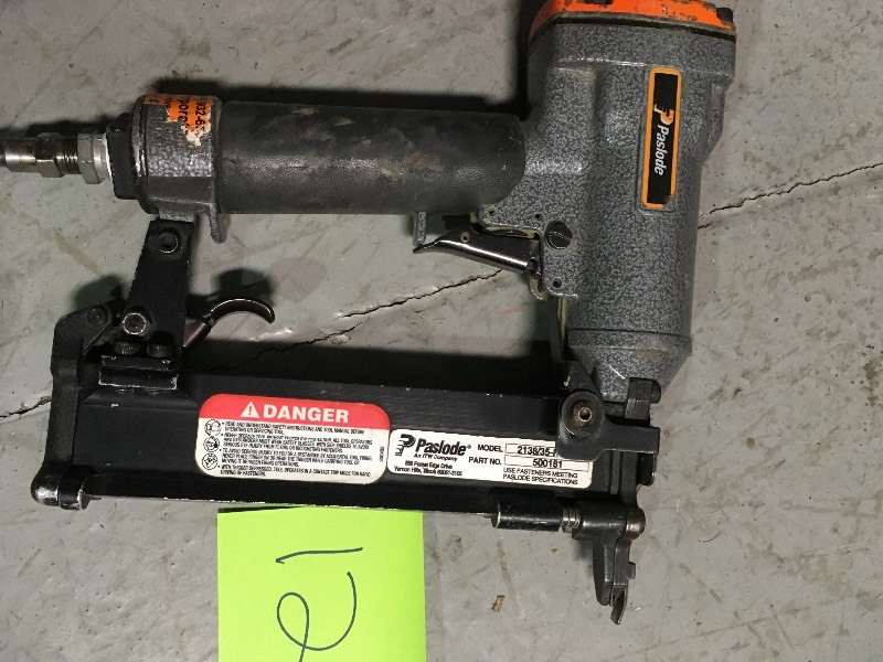 lot 12 image: Paslode-213835-F18II -staple-gun used in working condition