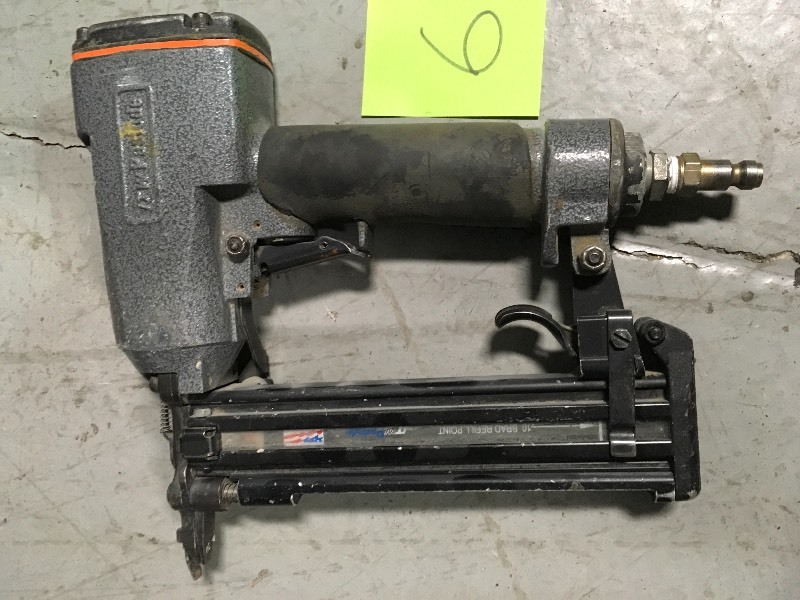 lot 6 image: Paslode-2138-35-F18II staple-gun used in working condition