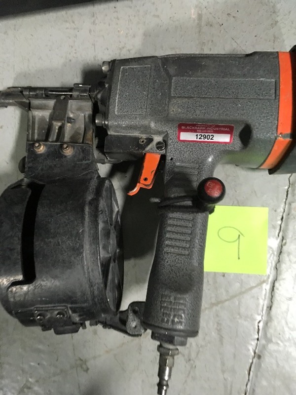 lot 9 image: Paslode Pneumatic plastic coil nailer ITW CONSTRUCTION used in working condition