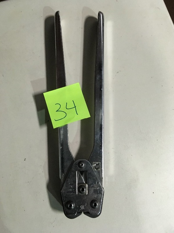 lot 34 image: Manual Strapping Tool used in working condition