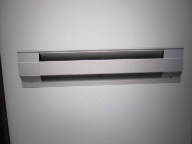 lot 13 image: Cadet 48 1000 Watt 240-Volt Electr...