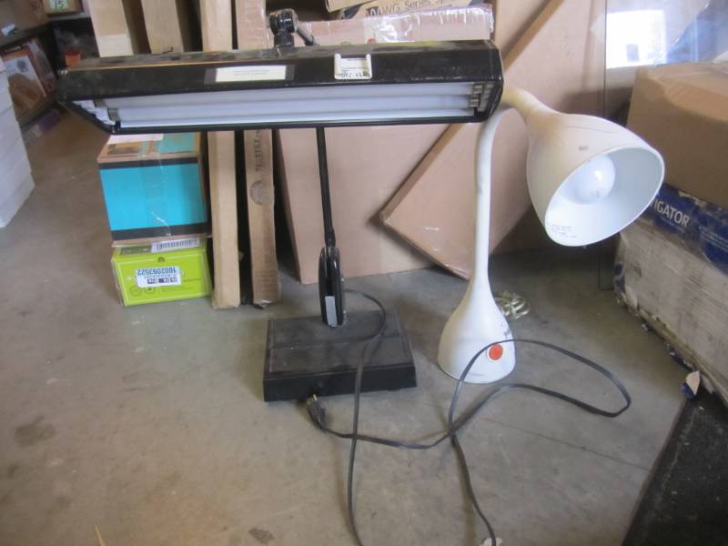 lot 31 image: Lot of 2 Desk Lamps Both tested and...