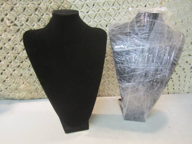 lot 42 image: Lot of 2 - 14.25 Tall Necklace Dis...